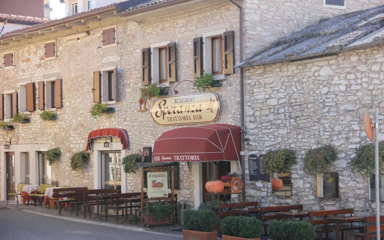 Albergo Speranza Spiazzi Di Monte Baldo Spiazzi Di Caprino Dış mekan fotoğraf